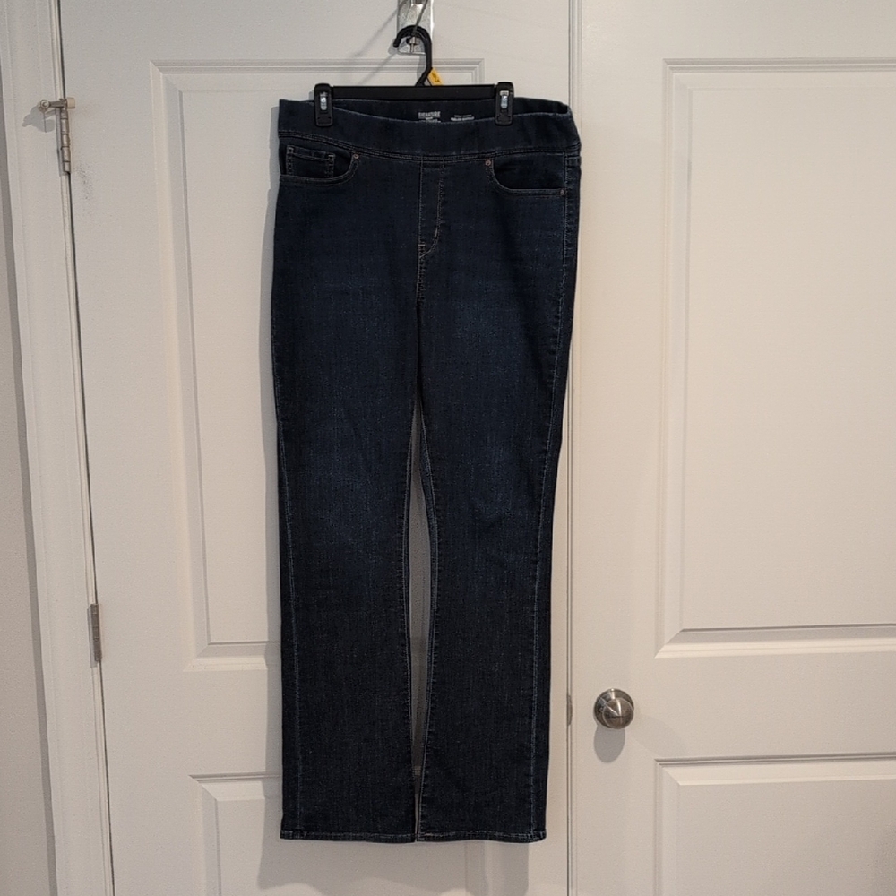 Signature by Levi Strauss Women's Deep Indigo Straight Leg Jeans